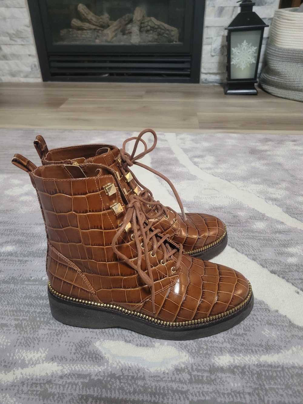 Michael Kors Croc-Embossed Lace-Up Women’s Boots in Tan Size 7.5